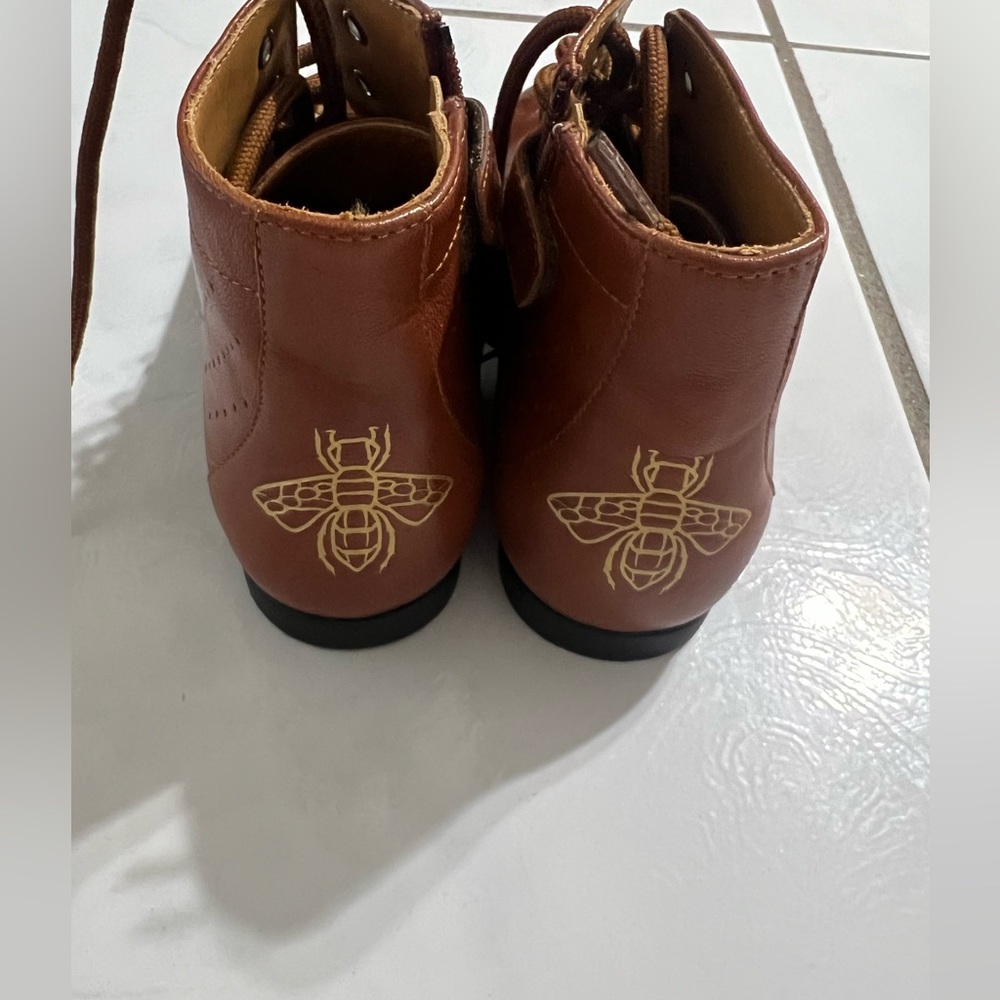 BNIB Girls Gucci Tan Booties Size 32